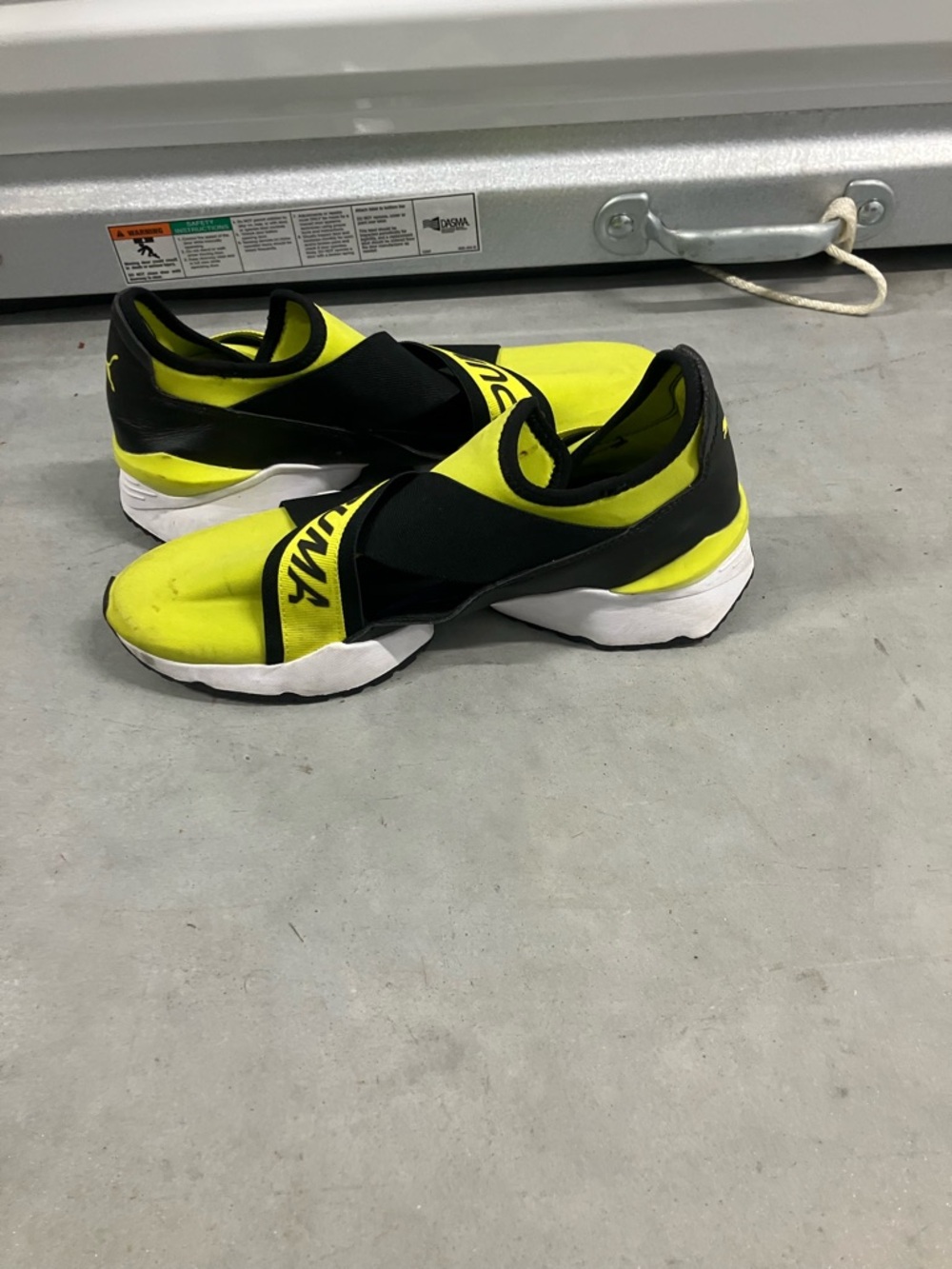 PUMA Women’s Muse Neon Yellow Cut Out Running Sneakers size 9 - Picture 6 of 7